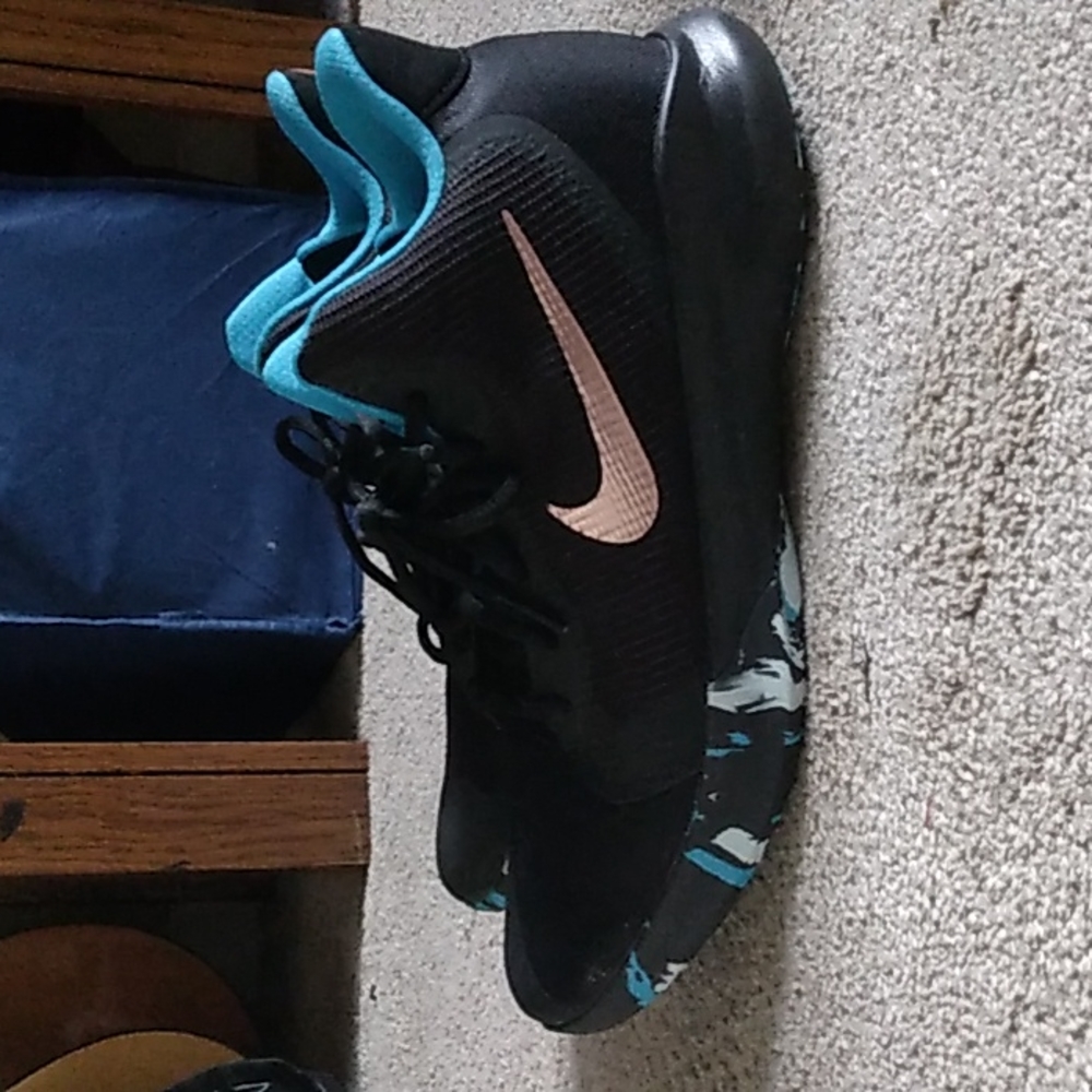 Nike Precision 3 Basketball Shoes